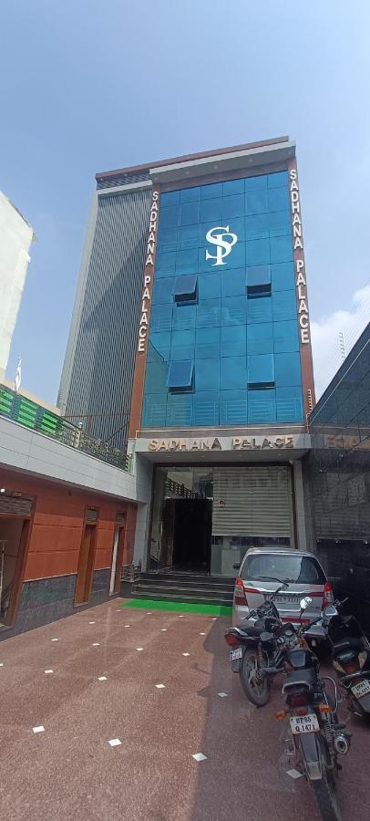 Hotel Sadhana Palace Mathura Exterior foto